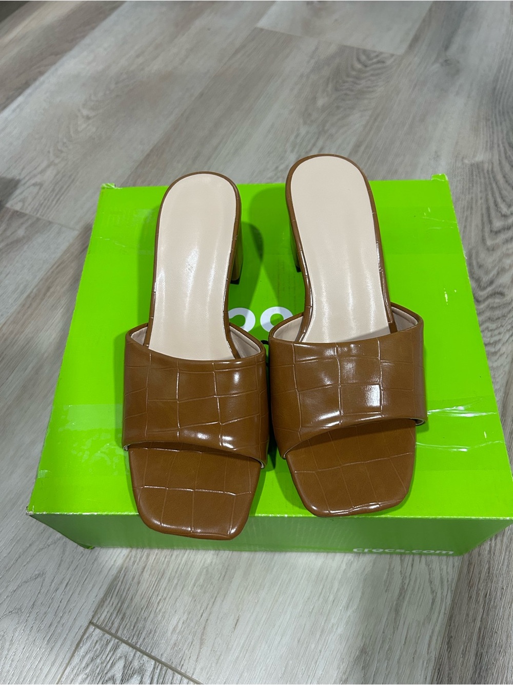 NWOT Brown Slide Heels - Women size 6